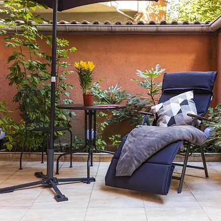 Peaceful Riverside With Private Garden Center Parking *