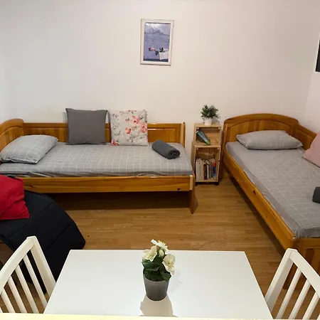 Apartament Peaceful Riverside With Private Garden Center Parking *