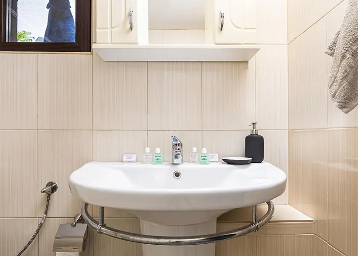 Appartamento Peaceful Riverside With Private Garden Center Parking