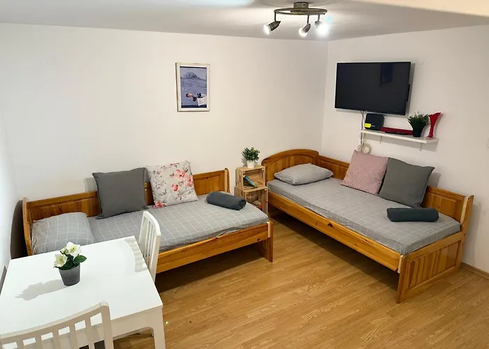 Appartamento Peaceful Riverside With Private Garden Center Parking