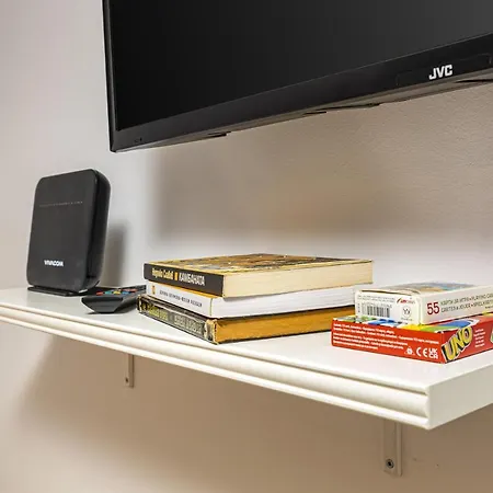 Peaceful Riverside With Private Garden Center Parking *