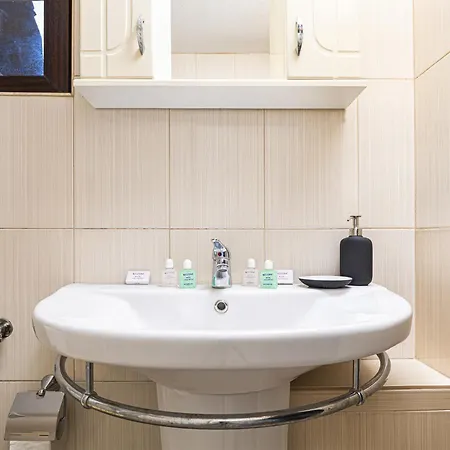 Lägenhet Peaceful Riverside With Private Garden Center Parking