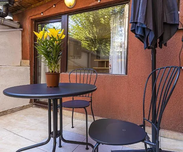 Peaceful Riverside With Private Garden Center Parking Апартамент Пловдив